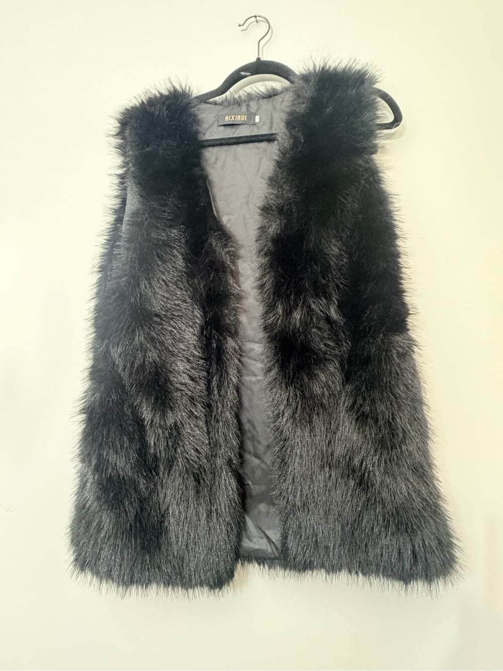 Black Faux Fur Vest Small – Mob Wife Glam Boho Halloween Layering - Picture 2 of 7
